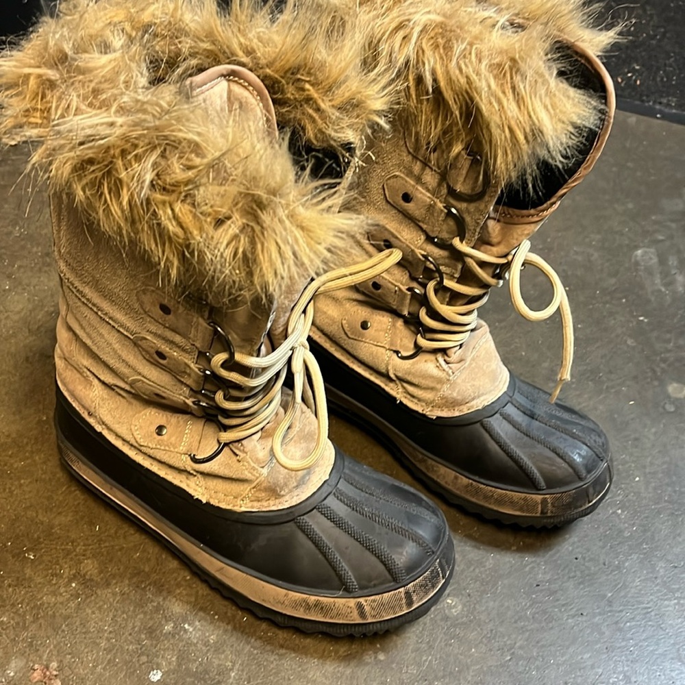 Rugged Exposure women’s snow bootss